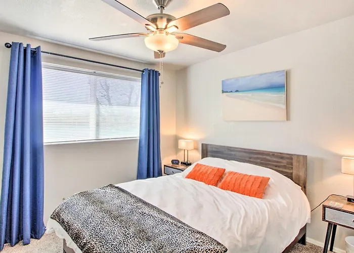 Vibrant, Colorful Abode W/ Pool & Hot Tub Holiday home *