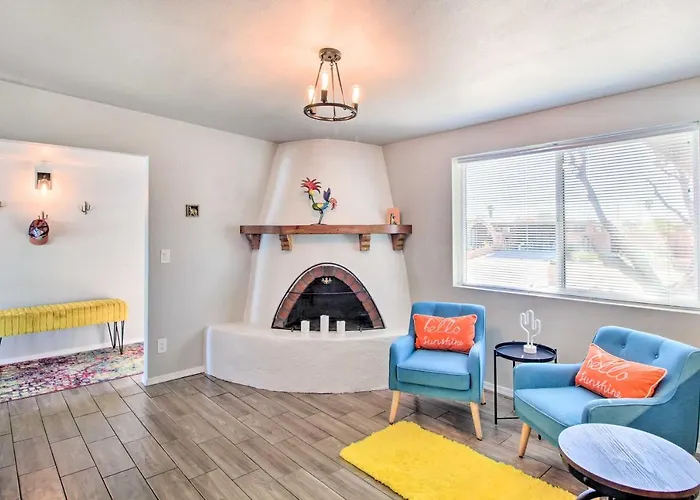 Vibrant, Colorful Abode W/ Pool & Hot Tub