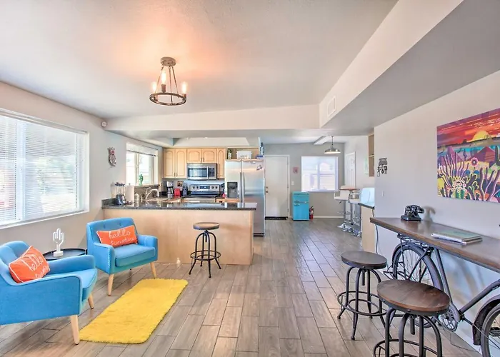 Vibrant, Colorful Abode W/ Pool & Hot Tub