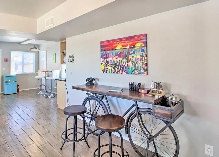 Vibrant, Colorful Abode W/ Pool & Hot Tub Tucson