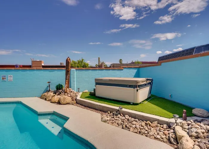 Vibrant, Colorful Abode W/ Pool & Hot Tub Holiday home