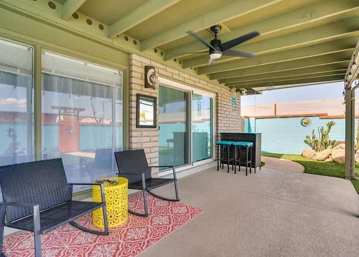 Vibrant, Colorful Abode W/ Pool & Hot Tub