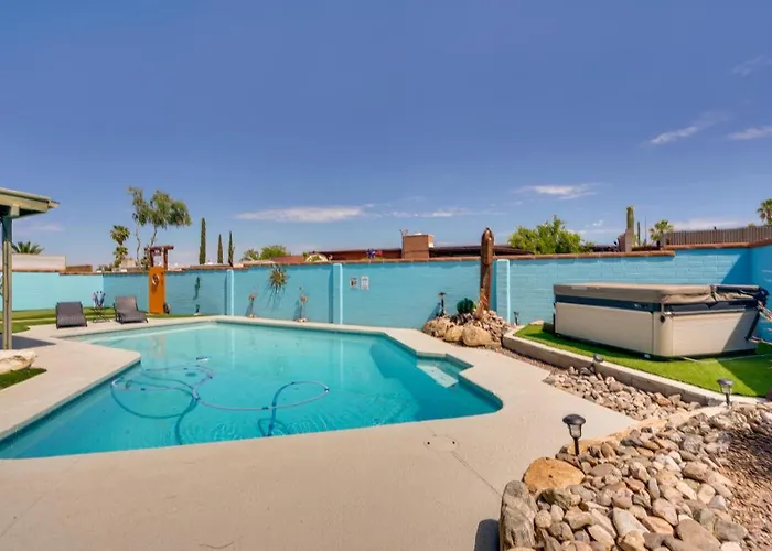 Holiday home Vibrant, Colorful Abode W/ Pool & Hot Tub *